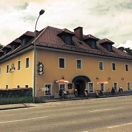 Schlosswirt Inn